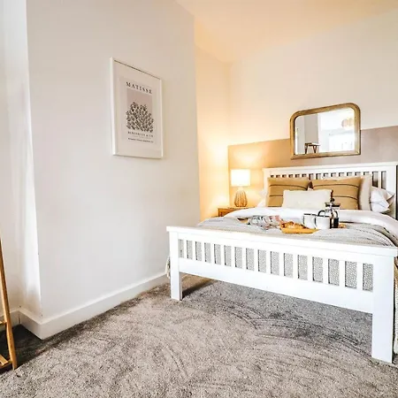 Principality View Apartment One, By Solace Stays Cardiff Exterior photo
